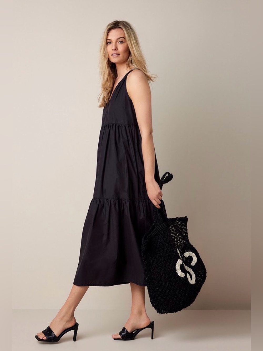 Summum Tiered Maxi Dress
Size 36 (S)
Dutch Designer
Classic
Cotton
Comfy
Boho
